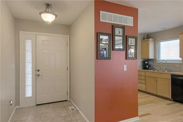 $280,000 | 4605 Hedges Avenue, Kansas City, MO 64133