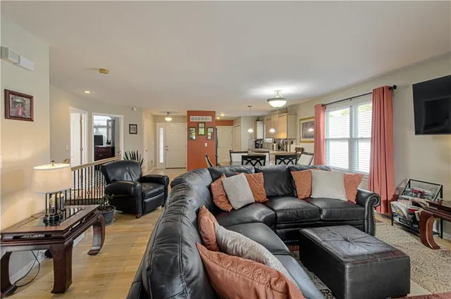 $280,000 | 4605 Hedges Avenue, Kansas City, MO 64133