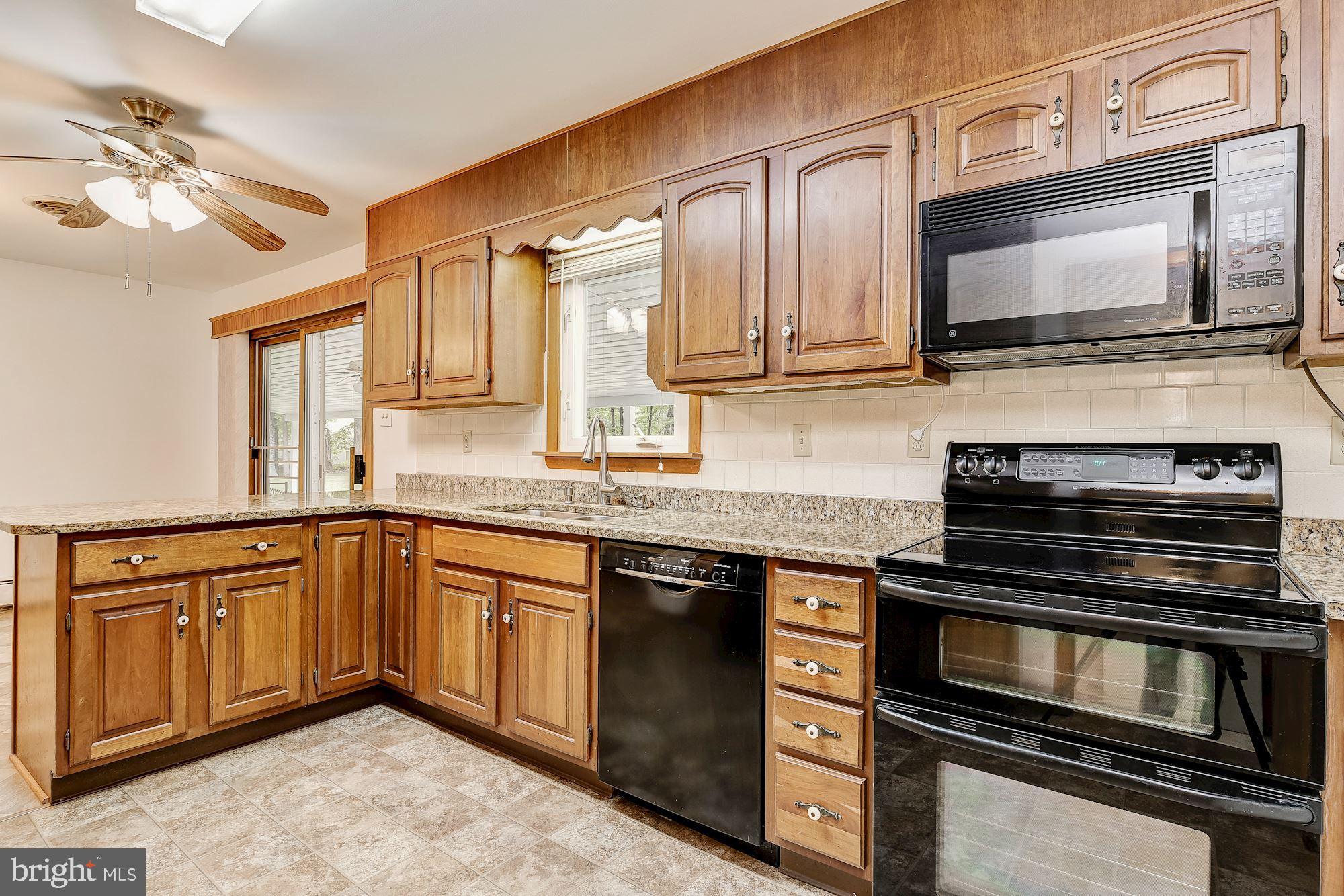 13211 Maple Grove Road Reisterstown, MD 21136 - Photo 6 of 38 Kitchen