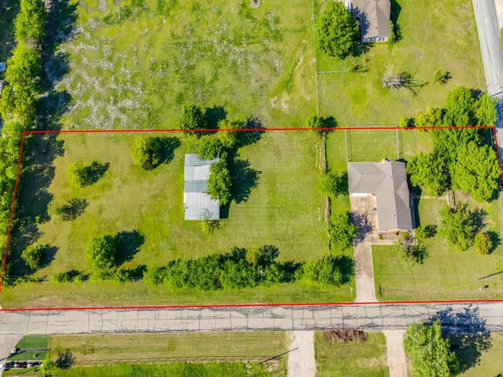 805 Paul Wilson Road Wylie, TX 75098 - Photo 3 of 38 Well maintained 3 bed, 2 bath home with barn located on acreage in the heart of Wylie TX