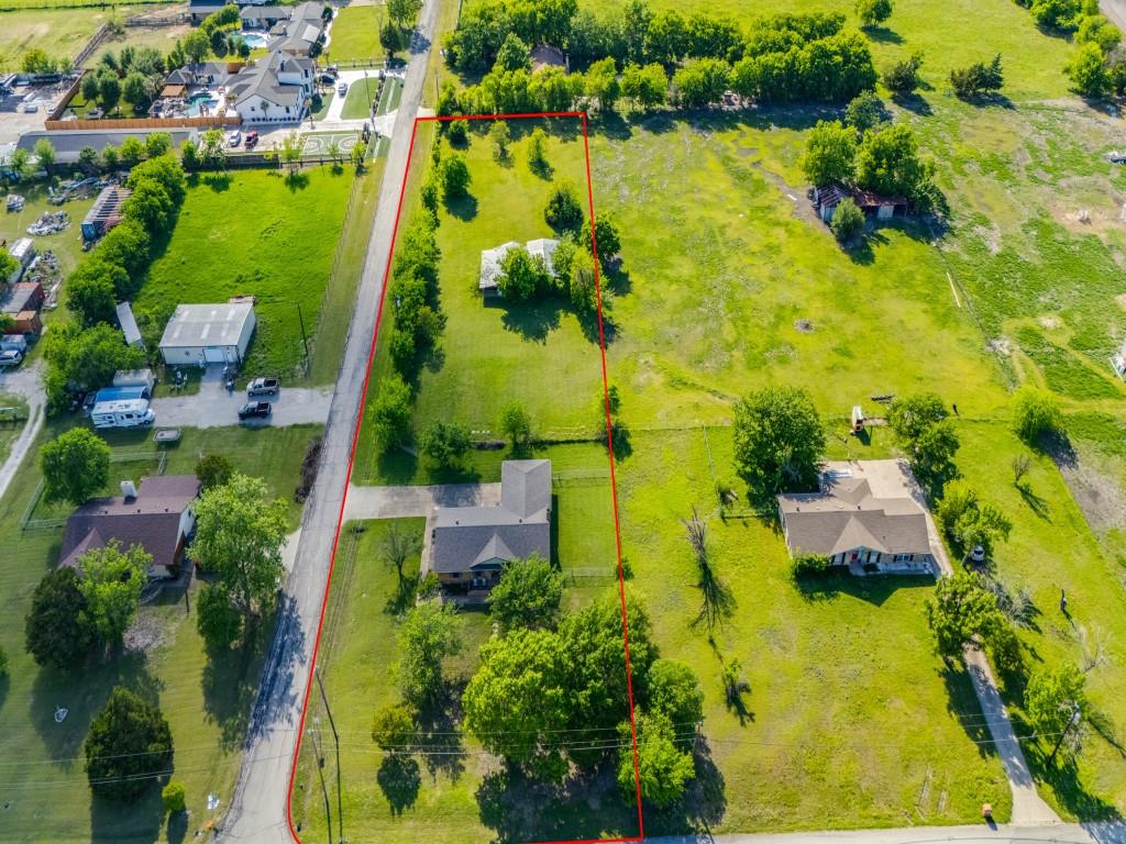 805 Paul Wilson Road Wylie, TX 75098 - Photo 32 of 38 Relax and unwind in your new home. Move-in Ready now, plus bring your horses, and build your business here.