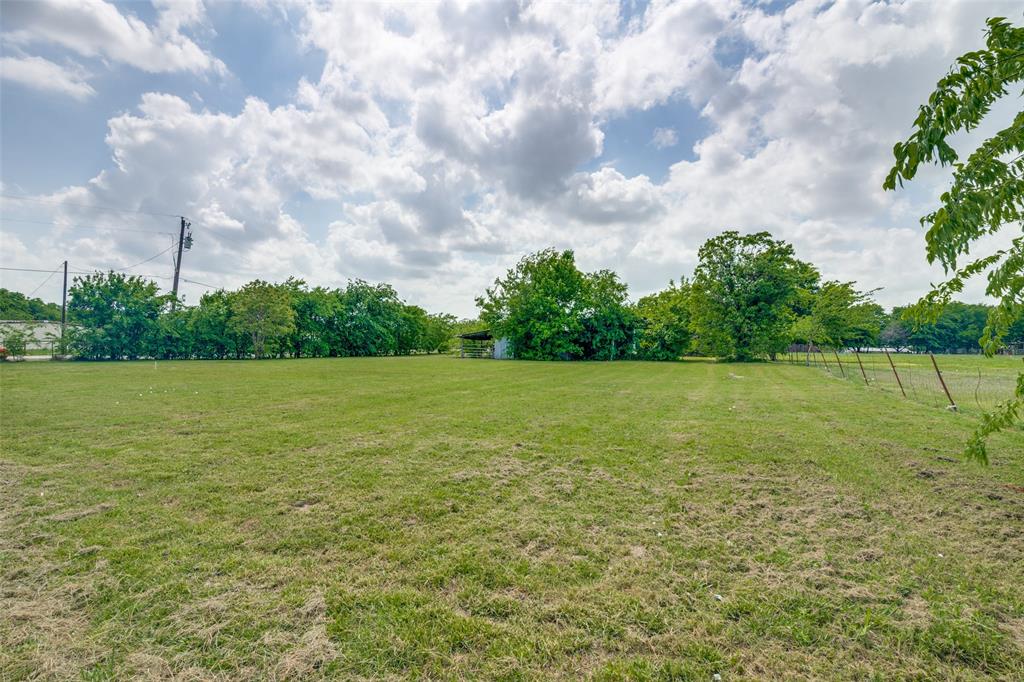 805 Paul Wilson Road Wylie, TX 75098 - Photo 35 of 38 View of the barn from the backyard.