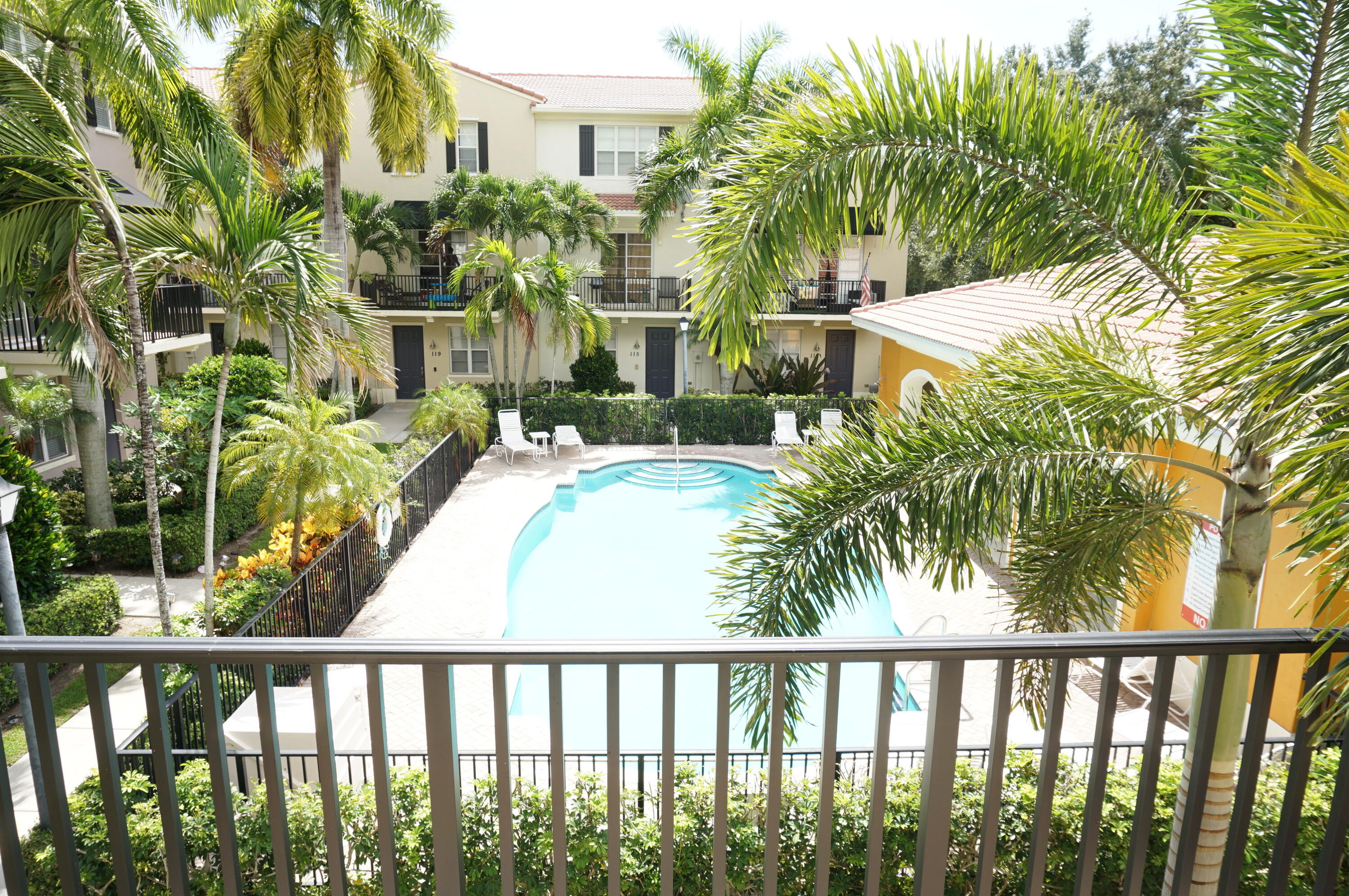 151 Greenwich Circle Jupiter, FL 33458 - Photo 2 of 23 DSC07368