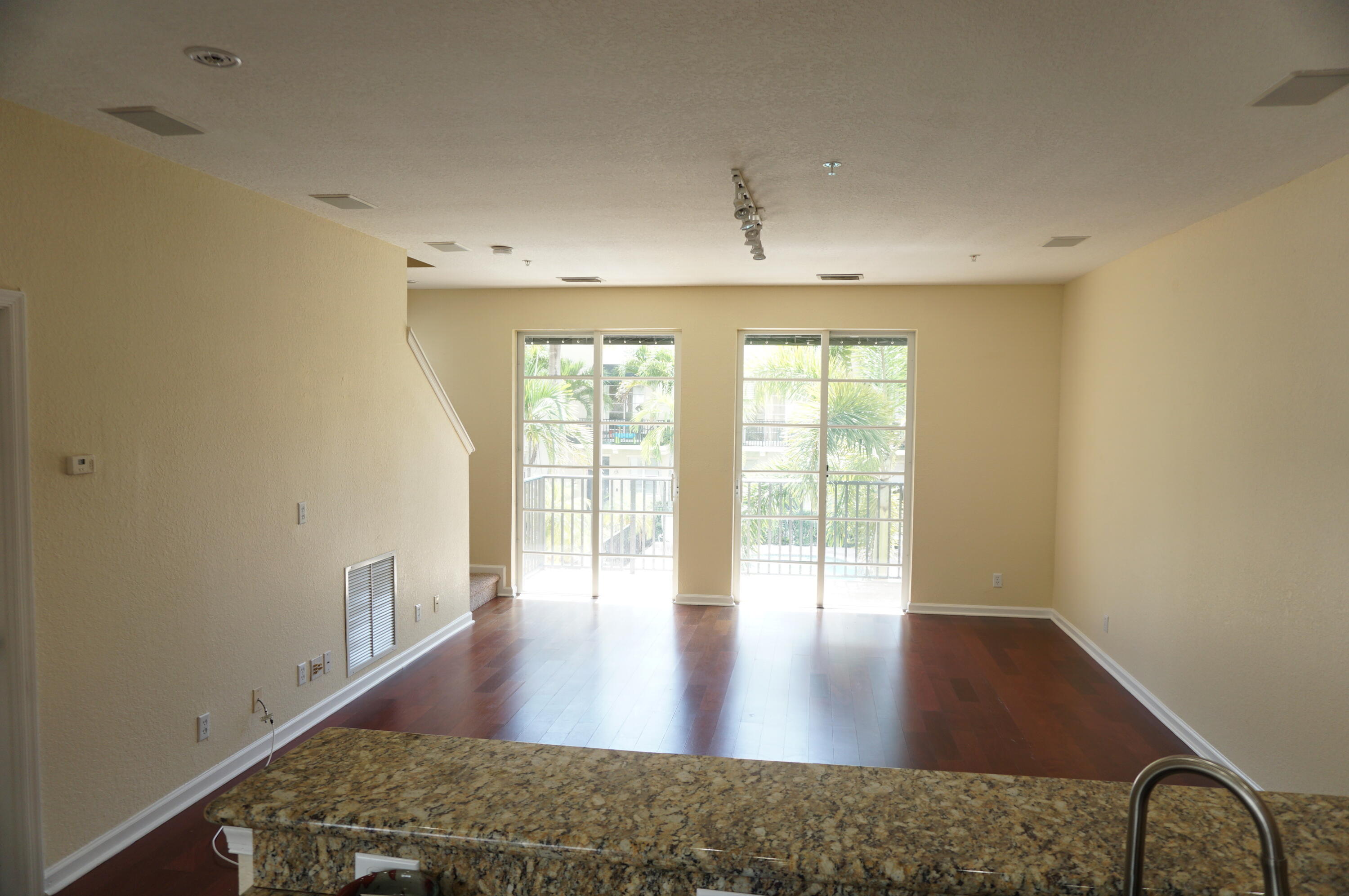 151 Greenwich Circle Jupiter, FL 33458 - Photo 5 of 23 DSC07367