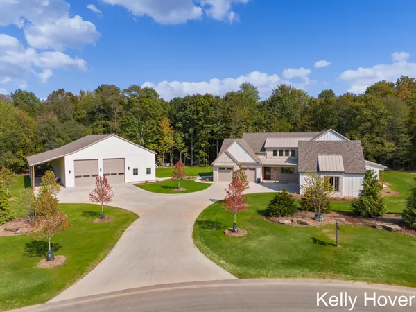 $2,100,000 | 402 Ottogan Hls Court, Byron Center, MI 49315