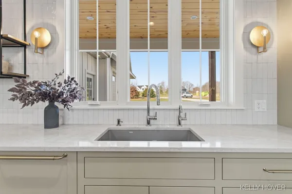 $2,100,000 | 402 Ottogan Hls Court, Byron Center, MI 49315