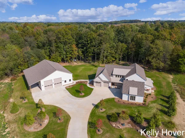 $2,100,000 | 402 Ottogan Hls Court, Byron Center, MI 49315