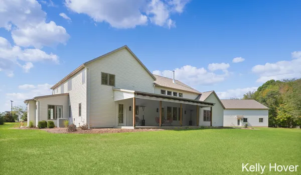 $2,100,000 | 402 Ottogan Hls Court, Byron Center, MI 49315