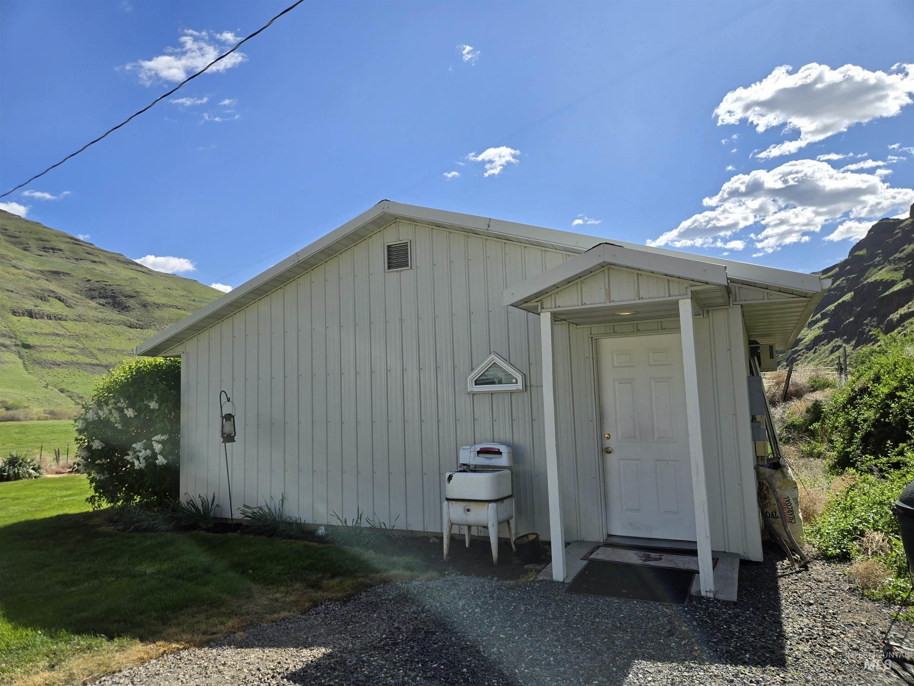 17082 Snake River Road Asotin, WA 99402 - Photo 14 of 31