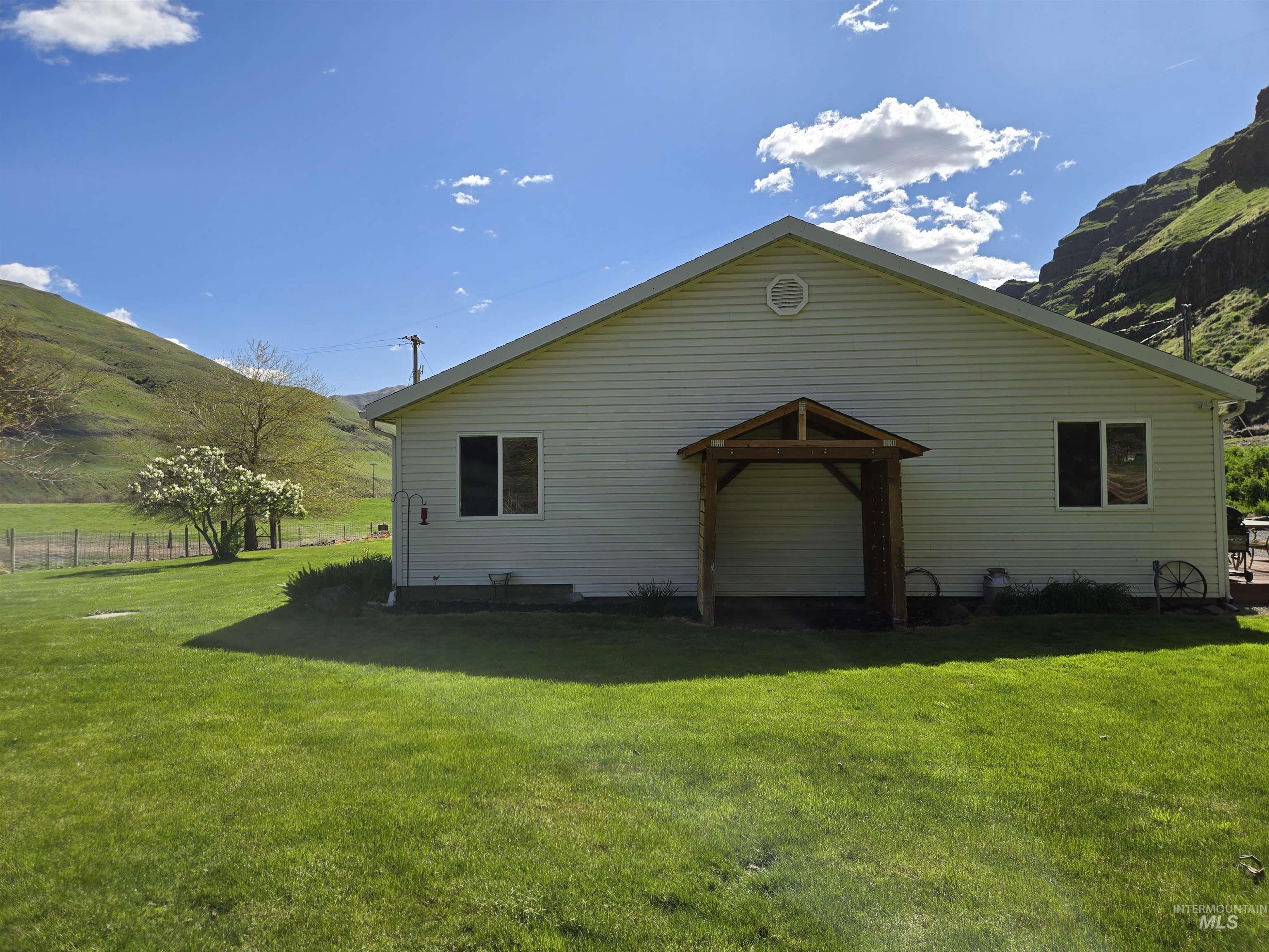 17082 Snake River Road Asotin, WA 99402 - Photo 21 of 31