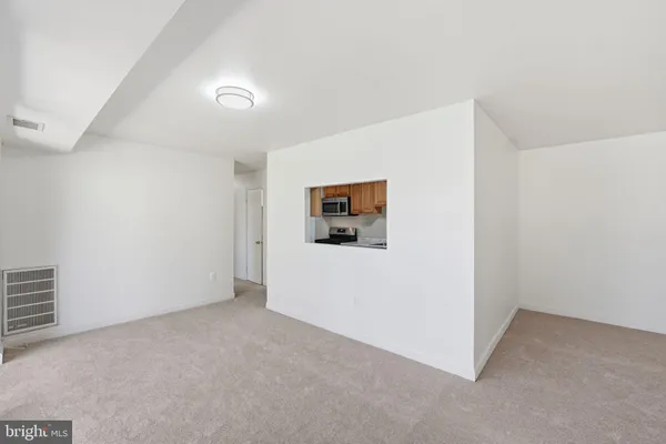 $275,000 | 12203 Academy Way, Unit 9, Rockville, MD 20852