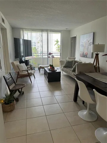 $280,000 | 8320 Northwest 8th Street, Unit 2313, Miami, FL 33126