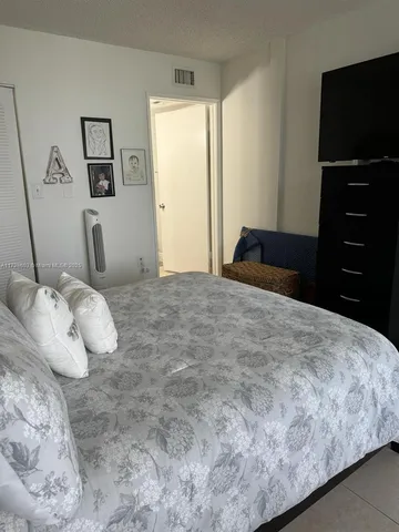 $280,000 | 8320 Northwest 8th Street, Unit 2313, Miami, FL 33126