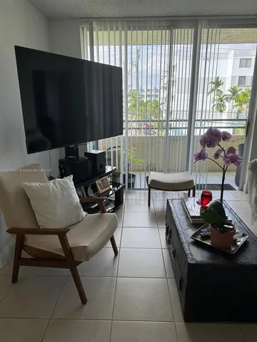 $280,000 | 8320 Northwest 8th Street, Unit 2313, Miami, FL 33126