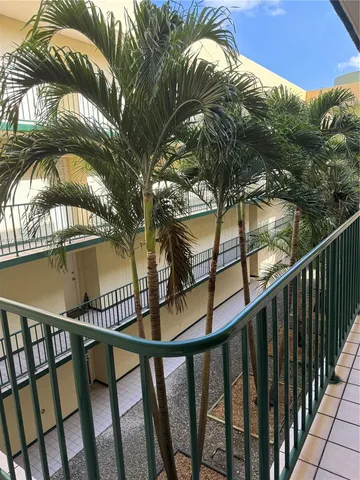 $280,000 | 8320 Northwest 8th Street, Unit 2313, Miami, FL 33126