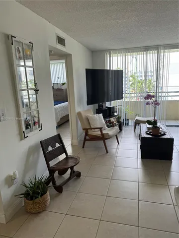 $280,000 | 8320 Northwest 8th Street, Unit 2313, Miami, FL 33126