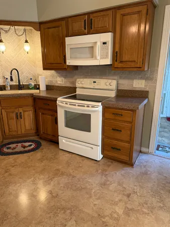 $185,000 | 7707 Us Rte 20 West, Lena, IL 61048