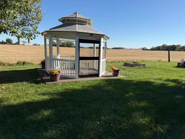 $185,000 | 7707 Us Rte 20 West, Lena, IL 61048