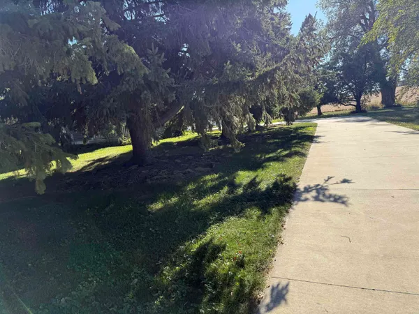 $185,000 | 7707 Us Rte 20 West, Lena, IL 61048