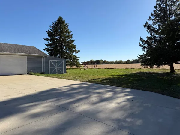 $185,000 | 7707 Us Rte 20 West, Lena, IL 61048