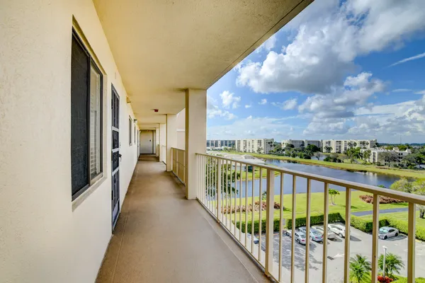 $4,000 | 14426 Amberly Lane, Unit 706, Delray Beach, FL 33446