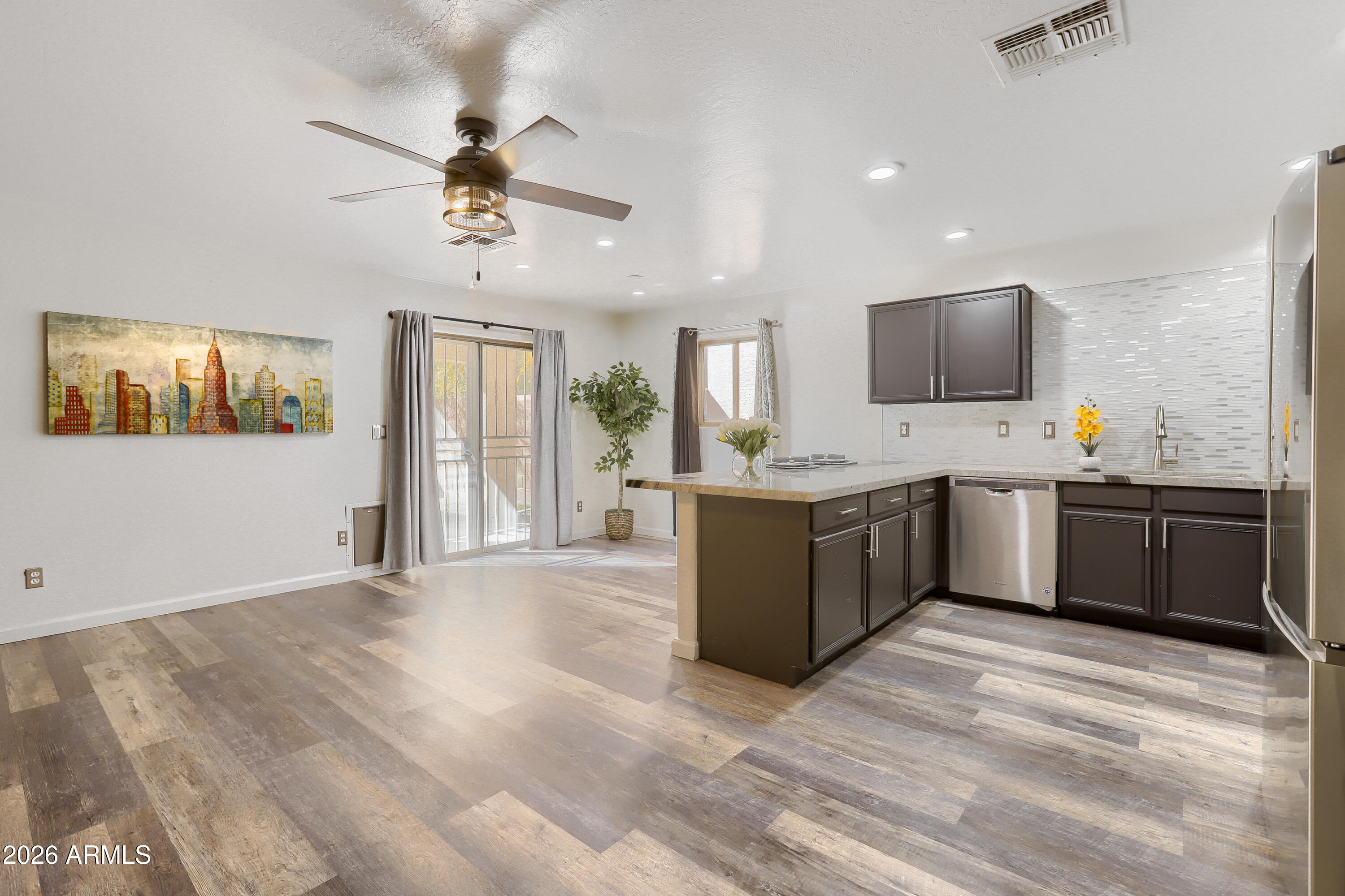 15634 North 29th Way Phoenix, AZ 85032 - Photo 8 of 33 06 Kitchen