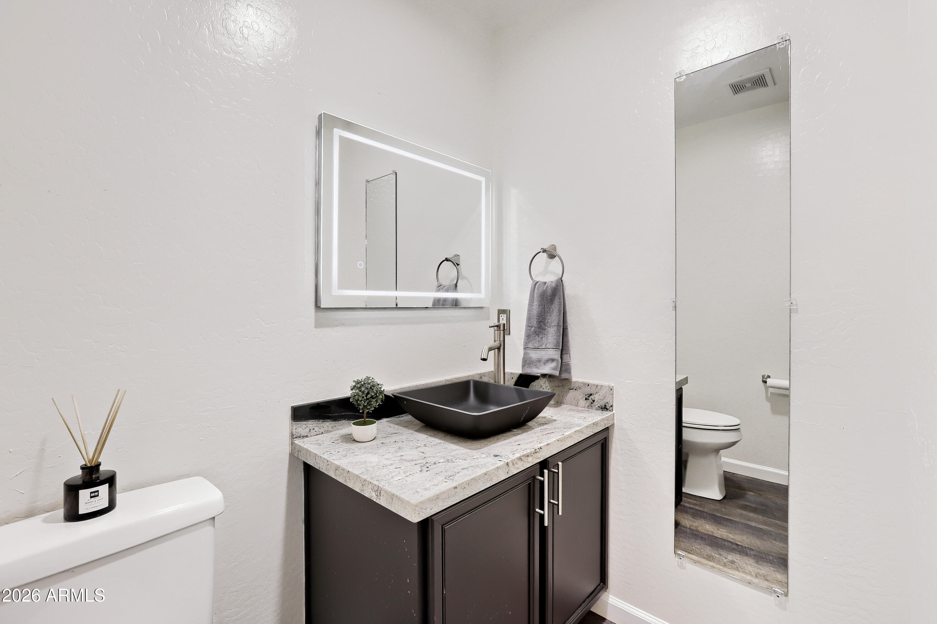 15634 North 29th Way Phoenix, AZ 85032 - Photo 14 of 33 13 Powder Room