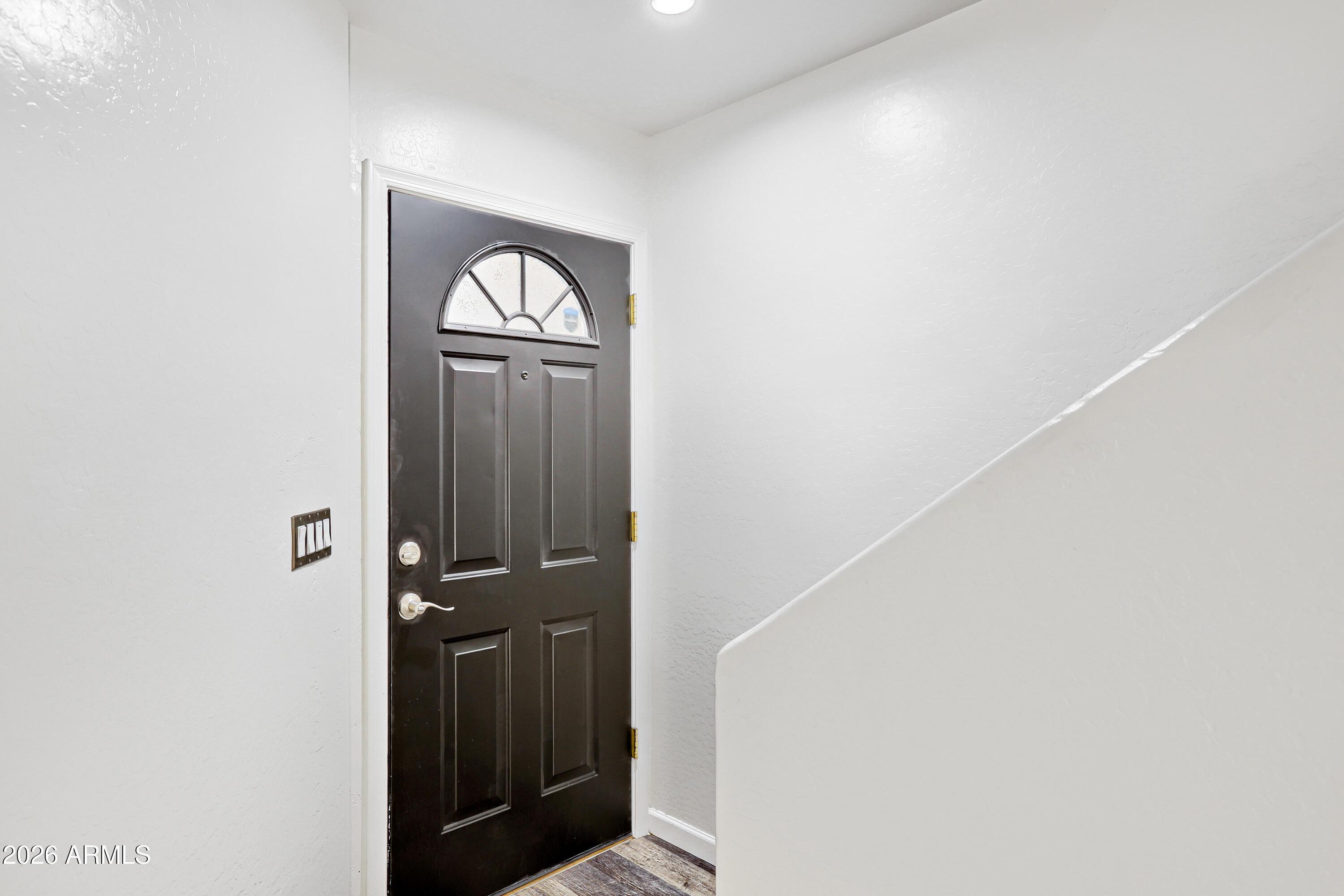 15634 North 29th Way Phoenix, AZ 85032 - Photo 7 of 33 05 Foyer (2)