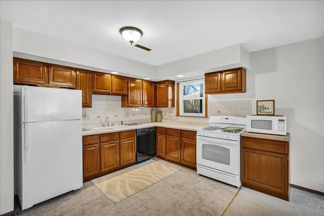 $299,900 | 9 Linda Lane, Normal, IL 61761