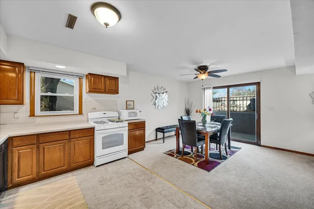 $299,900 | 9 Linda Lane, Normal, IL 61761