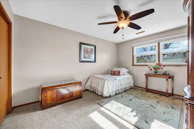 $299,900 | 9 Linda Lane, Normal, IL 61761