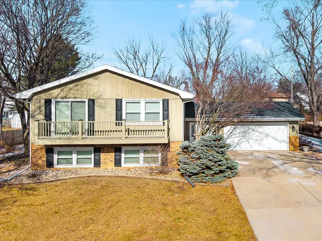 $299,900 | 9 Linda Lane, Normal, IL 61761