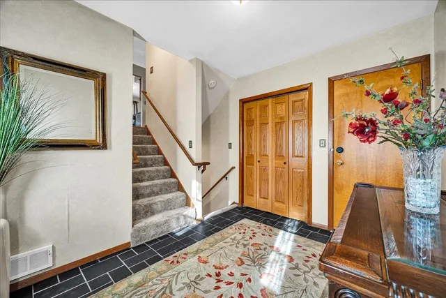 $299,900 | 9 Linda Lane, Normal, IL 61761