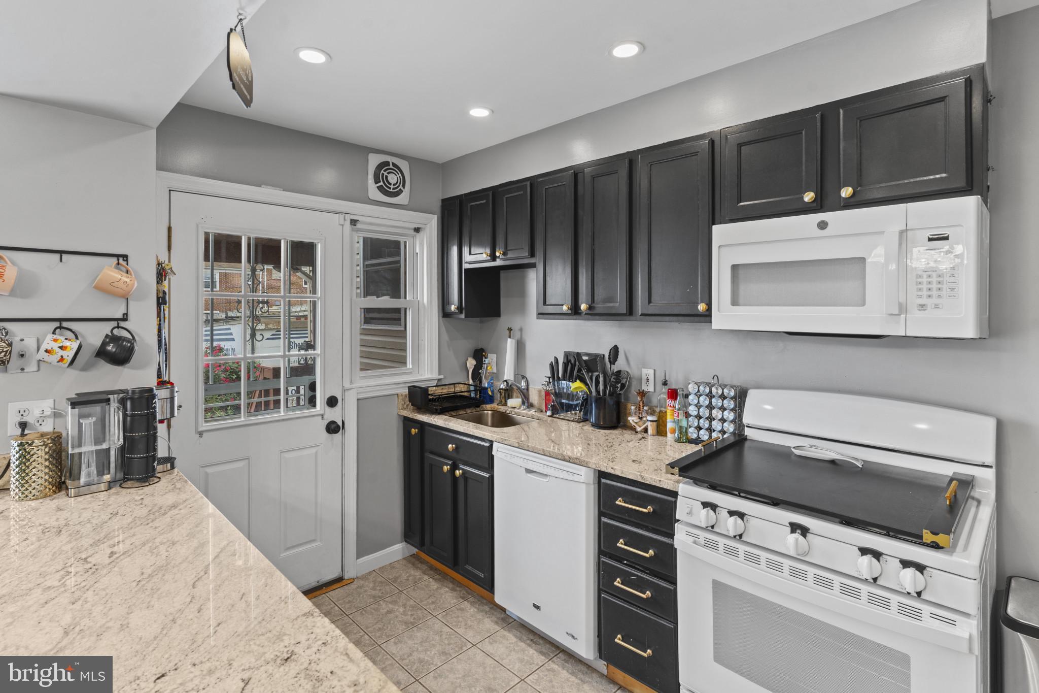 4428 Norfen Road Halethorpe, MD 21227 - Photo 8 of 31 Kitchen