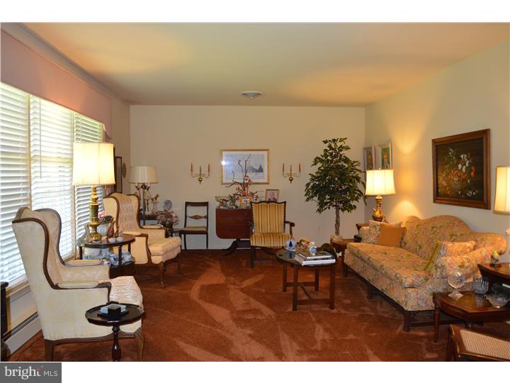 25 Stage Road Newark, DE 19711 - Photo 3 of 11 Living Room