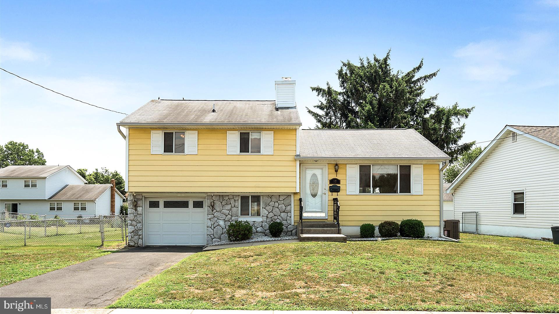 32 Elmont Road Hamilton, NJ 08610 - Photo 1 of 25 Gallery Image 1