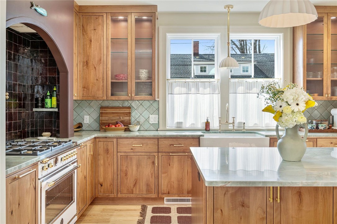 49 3rd Street Newport, RI 02840 - Photo 11 of 49