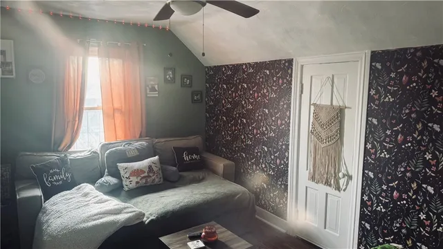 $1,200 | 150 East Street, Unit 1, Pawtucket, RI 02860