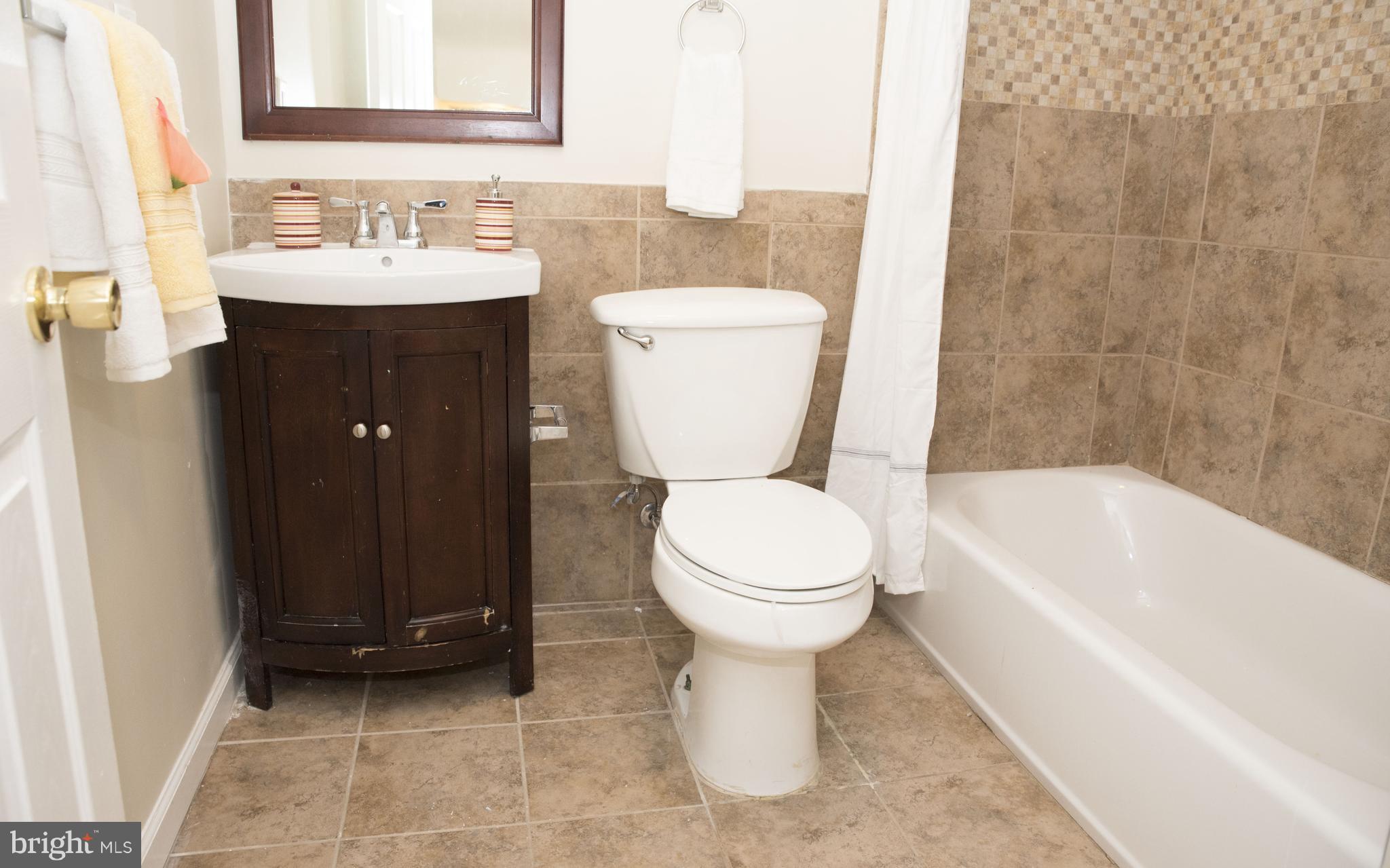 624 Wicklow Road Baltimore, MD 21229 - Photo 18 of 26 Bath