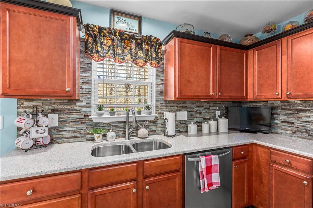 460 Ridgebrooke Drive High Point, NC 27265 - Photo 15 of 28