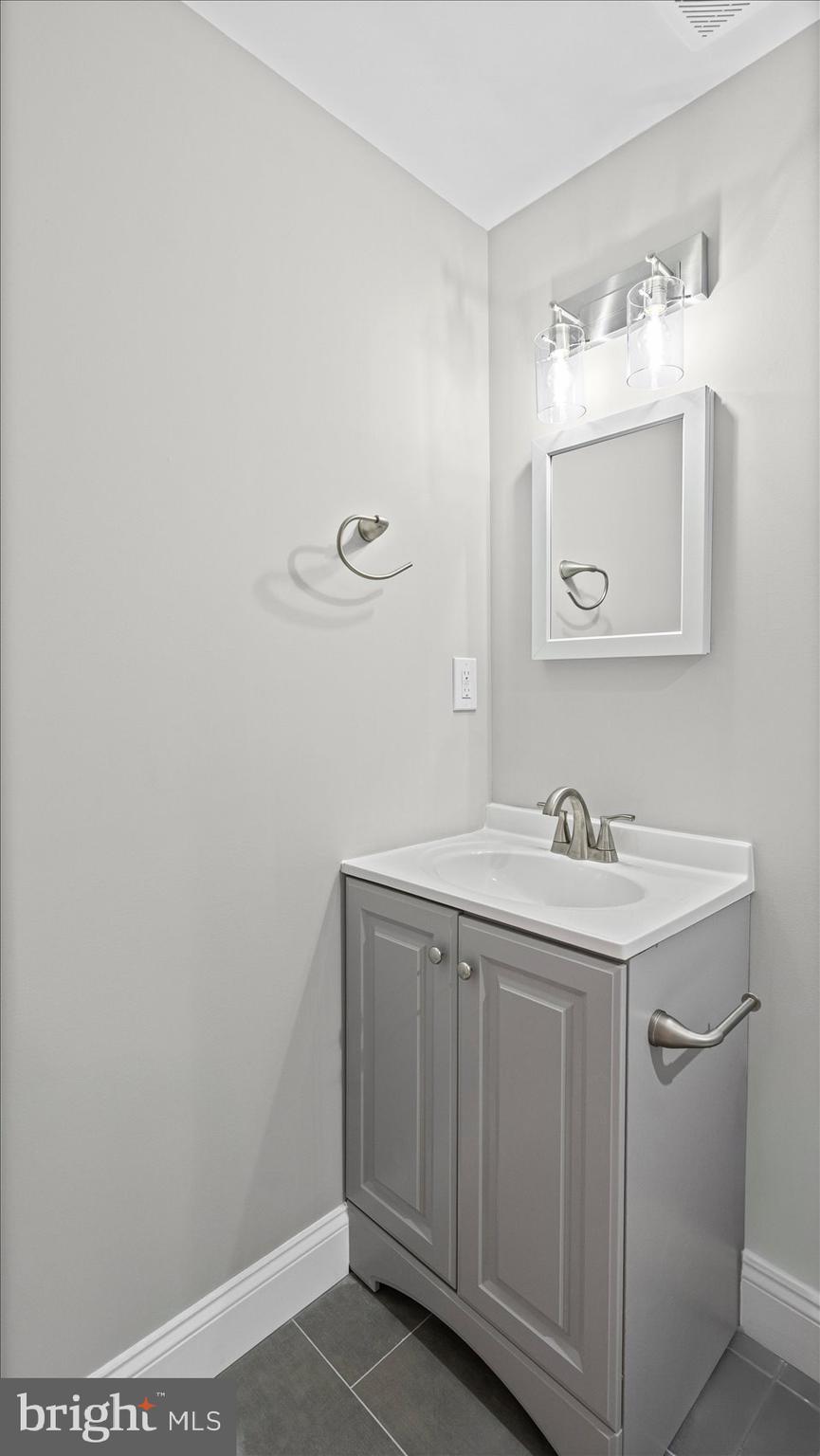 1633 Ralworth Road Baltimore, MD 21218 - Photo 19 of 44