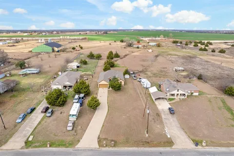 $450,000 | 8413 Kelly Lane, Alvarado, TX 76009