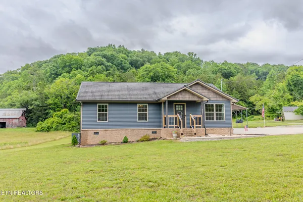 $424,999 | 3988 Dutch Valley Road, Clinton, TN 37716