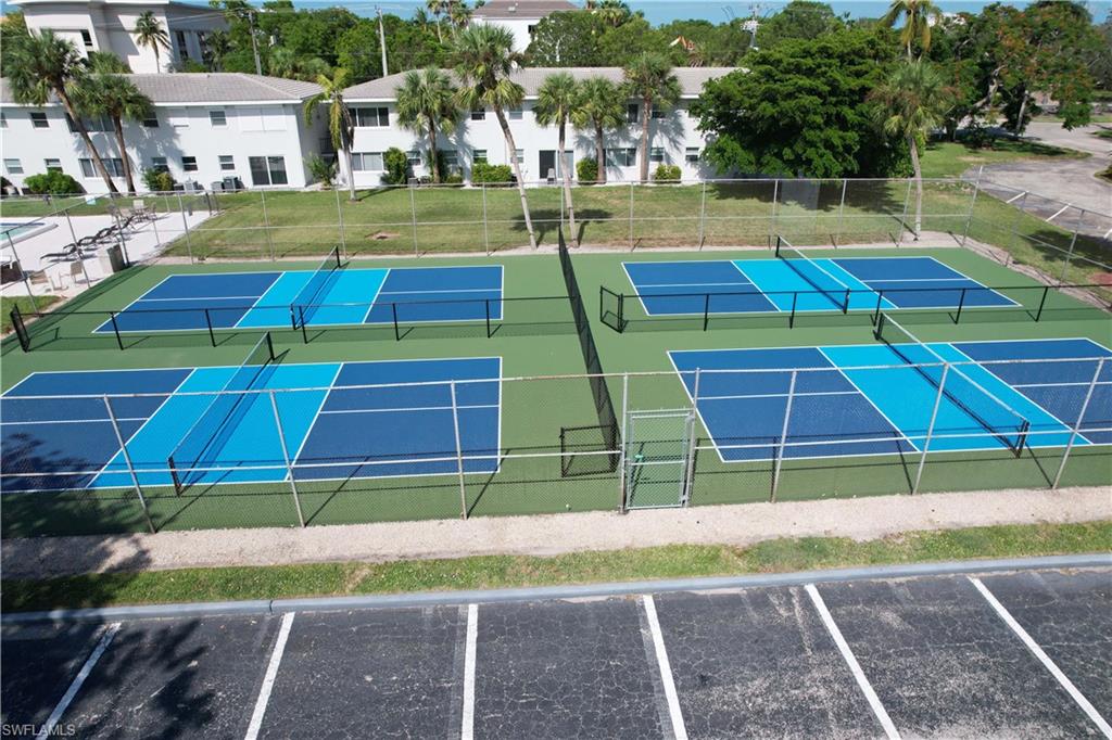 37 High Point Circle East, Unit 401 Naples, FL 34103 - Photo 20 of 36 Gallery Image 20