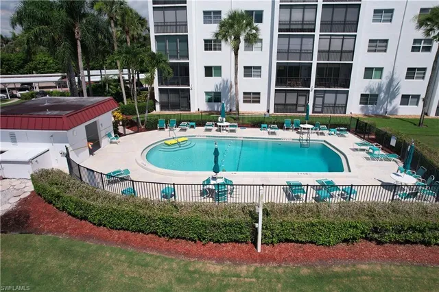 $389,000 | 37 High Point Circle East, Unit 401, Naples, FL 34103
