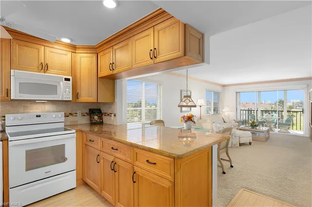 $389,000 | 37 High Point Circle East, Unit 401, Naples, FL 34103
