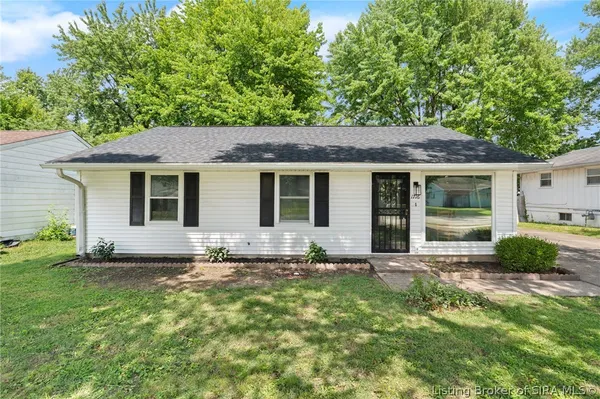 $215,000 | 1716 Marlowe Drive, Clarksville, IN 47129