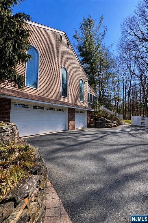 61 Sun Valley Road Ramsey, NJ 07446 - Photo 4 of 5