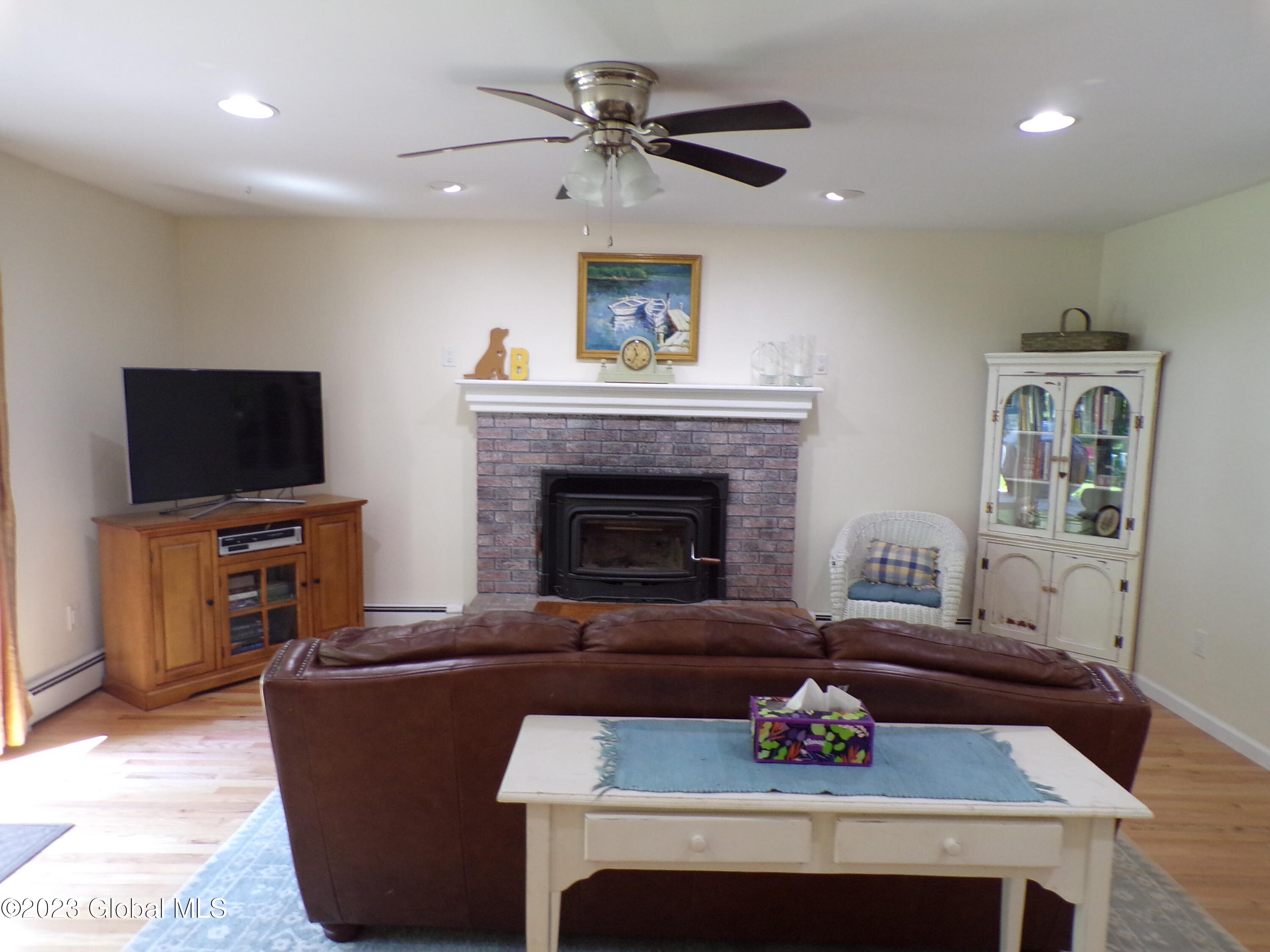 819 County Line Road Queensbury, NY 12804 - Photo 10 of 67 Beach LR 1