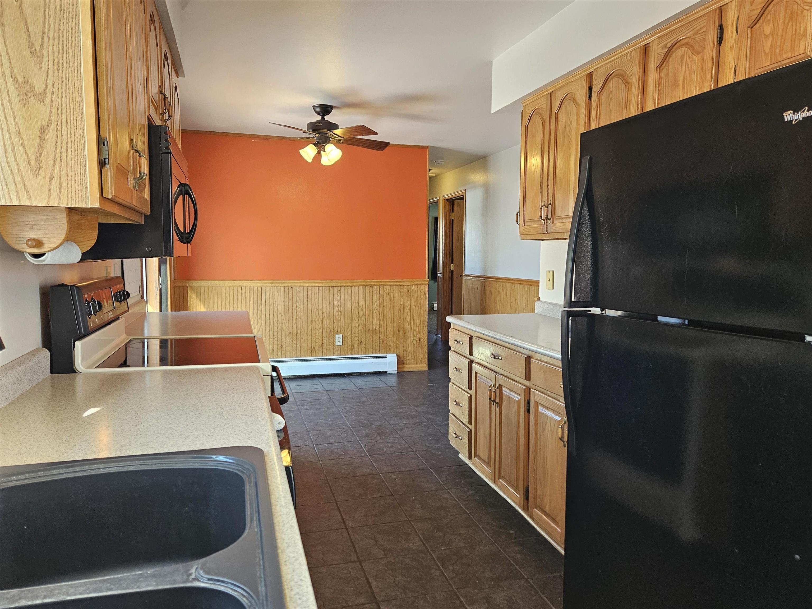 613 McKinley Avenue Omro, WI 54963 - Photo 9 of 32